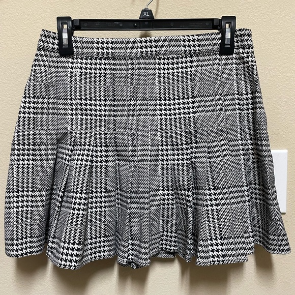 Plaid skirt - Picture 1 of 3